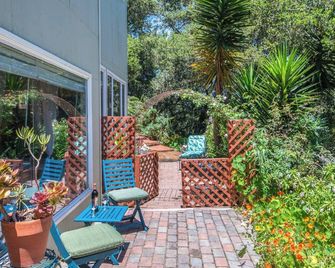 Hideaway in the Hills Guest Suite and Spa - Carmel-by-the-Sea - Patio