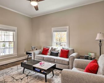 Ideally Located Penne Place with Deck and Grill - Greenville - Sala de estar