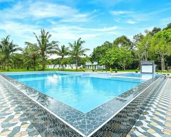 Hotel O Asiacamp Chalet Tanjung Karang - Kuala Selangor - Bazén