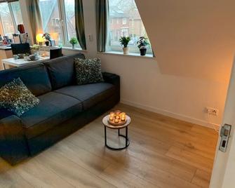 Luxe appartementen Apeldoorn with Jacuzzi - Apeldoorn - Living room