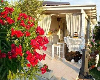 B&B Giardino Isabella - Palagiano - Patio