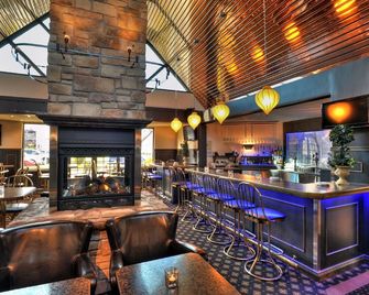 L'Escale Hôtel Suites - Val-d'Or - Bar