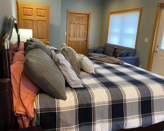 Dale Hollow Lake Vacation Home. Room and comfort for family and friends! - Albany - Habitación