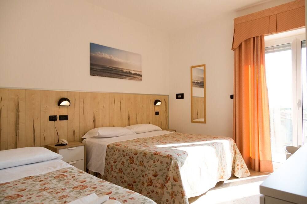 Hotel Saint Tropez - Pineto