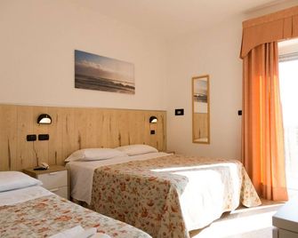 Hotel Saint Tropez - Pineto - Pineto