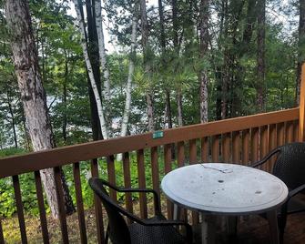 Birch Point Resort Condo #19 - Nelson Lake, Hayward - Hayward - Balcony