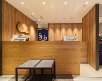 Super Hotel Tokyo Jr Kamata Nishiguchi - Tokyo - Front desk