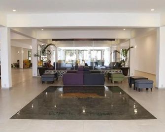 Sunbeach Hotel And Resort - Bakau - Lobby