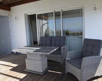 Villa Des Remparts - Sainte-Marie - Balcony