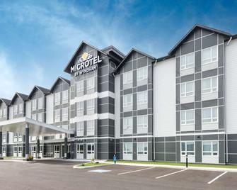 Microtel Inn & Suites by Wyndham Sudbury - Sudbury - Building
