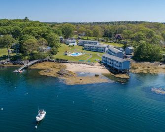 Smuggler's Cove Inn - East Boothbay - Outdoors view
