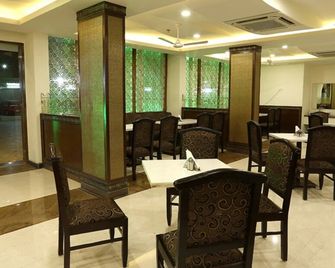 Green Embassy Hotel - Sagara - Restaurant