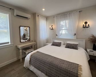 The Reminisce vacation home 5br/3bt,downtown BH - Bar Harbor - Bedroom