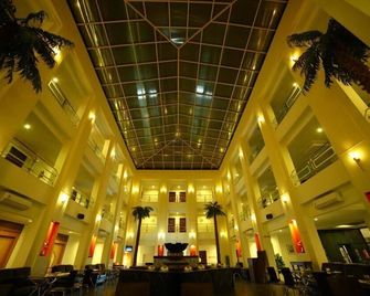 Renest Gandhidham - Gāndhīdhām - Lobby