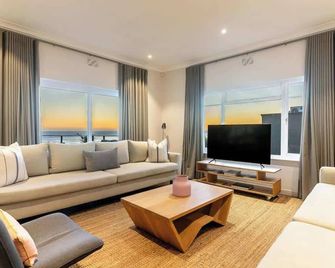 Splendido - Beautiful Villa with magnificent pool - Camps Bay - غرفة معيشة