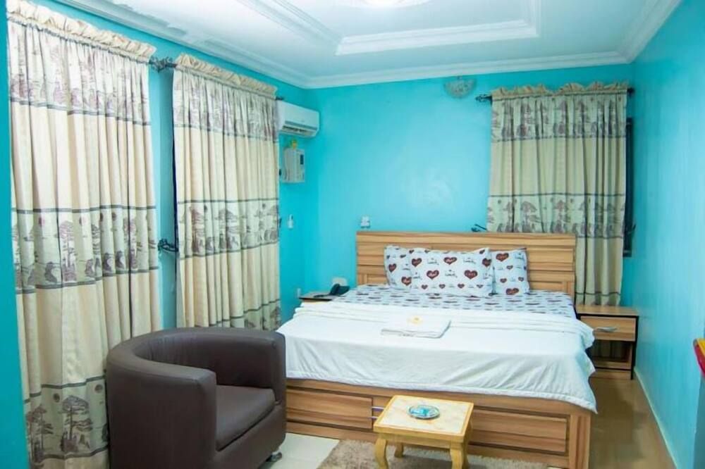 Suitoria Hotels - Ilorin - Bedroom
