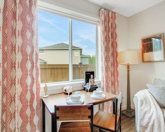Cozy Private 1BR Suite with Trails and Views, Port Orchard - Port Orchard