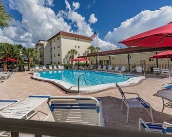 Condo#115 2 Bed/1 bath Condo Steps to Siesta Key Beach! - Sarasota - Pool