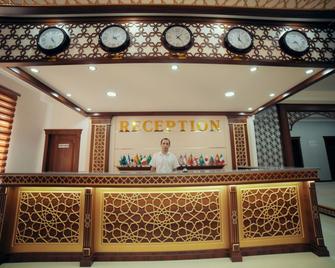 Erkin Palace Hotel - Khiva - Рецепція