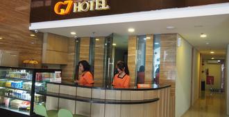 G7 Hotel - Jakarta - Receptionist