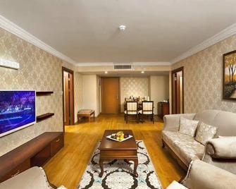 Heaven Beach Apart - Side