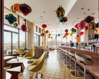 The Alexander - Indianapolis - Bar