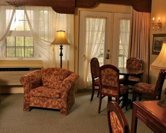 Hotel Le Francis - New Richmond - Living room