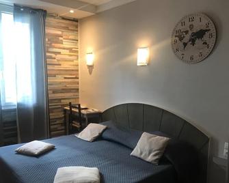 Hotel Bernieres - Caen - Bedroom