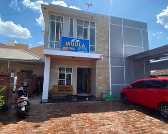 OYO 93453 Muula Homestay Syariah - Pati - Edificio