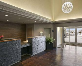 Days Inn by Wyndham Regina - Regina - Recepció