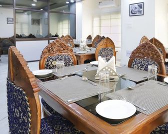 Treebo Grand Chinaar - Baddi - Restaurant