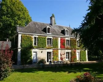 Chateaux Demeures Chateau de l'Isle - Chenonceaux - Building
