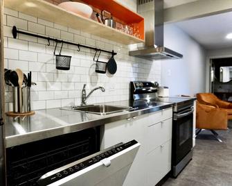 Looking for some executive style - Edmundston - Kitchen