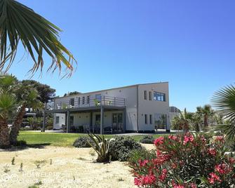 B&B Brezza Delle Egadi - Marsala - Building
