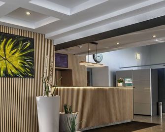 Waldhotel Wandlitz - Wandlitz - Front desk