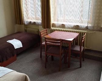 Hostel Lux - Kaunas - Bedroom
