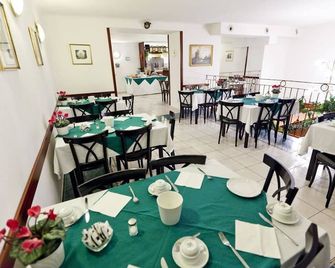 Hotel-Pension Bleckmann - וינה - מסעדה