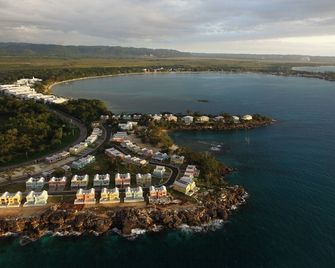 Ocean front 2 br Condo at Little Bay Country Club, Negril - Negril - Gebäude