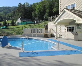 Comfy Suite in the Berkshires w/ WiFi & Great Resort Amenities! - Lanesborough - Zwembad