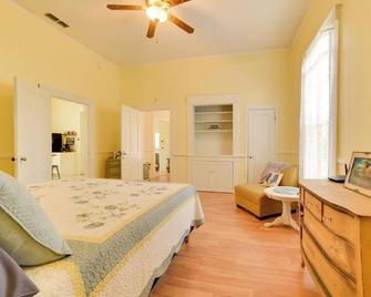 Cozy Thomasville Cottage - Walk to Downtown! - Thomasville - Bedroom