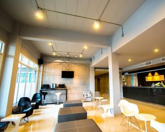 Bun Hotel - Surat Thani - Lobby