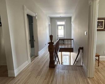 Les Ancestrales - Maison Jodoin, Augustine Suite - Saint-Hyacinthe - Flur