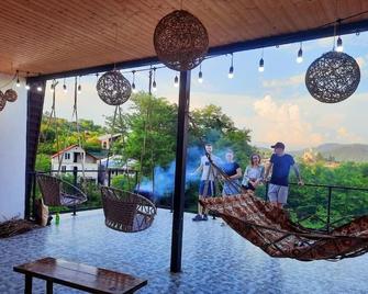 Inaisi Hotel - Kutaisi - Balcón