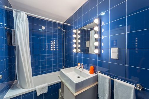 Hotel Made Inn - Portimão - Bathroom