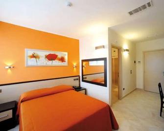 Hotel Cristina - Rocca San Giovanni - Bedroom