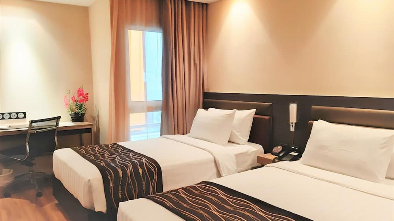 Amora Neoluxe Suites Hotel