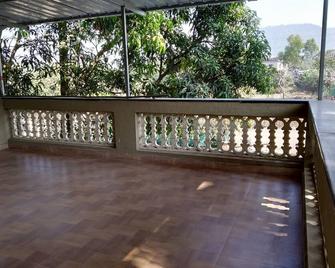 Mountain View Cottage - Alibag - Balcony
