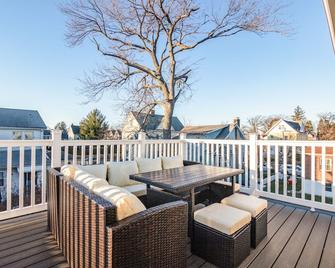 3br Prime Luxury Near Nyc W Arcade Room - Yonkers - Balcony