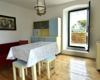 Insel Cres, Stivan, liebevoll restauriertes Dorfhaus über der Adriabucht Merascica - Miholascica - Jadalnia