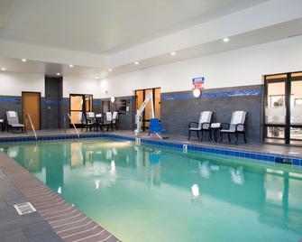 Hampton Inn Kalamazoo - Kalamazoo - Piscina